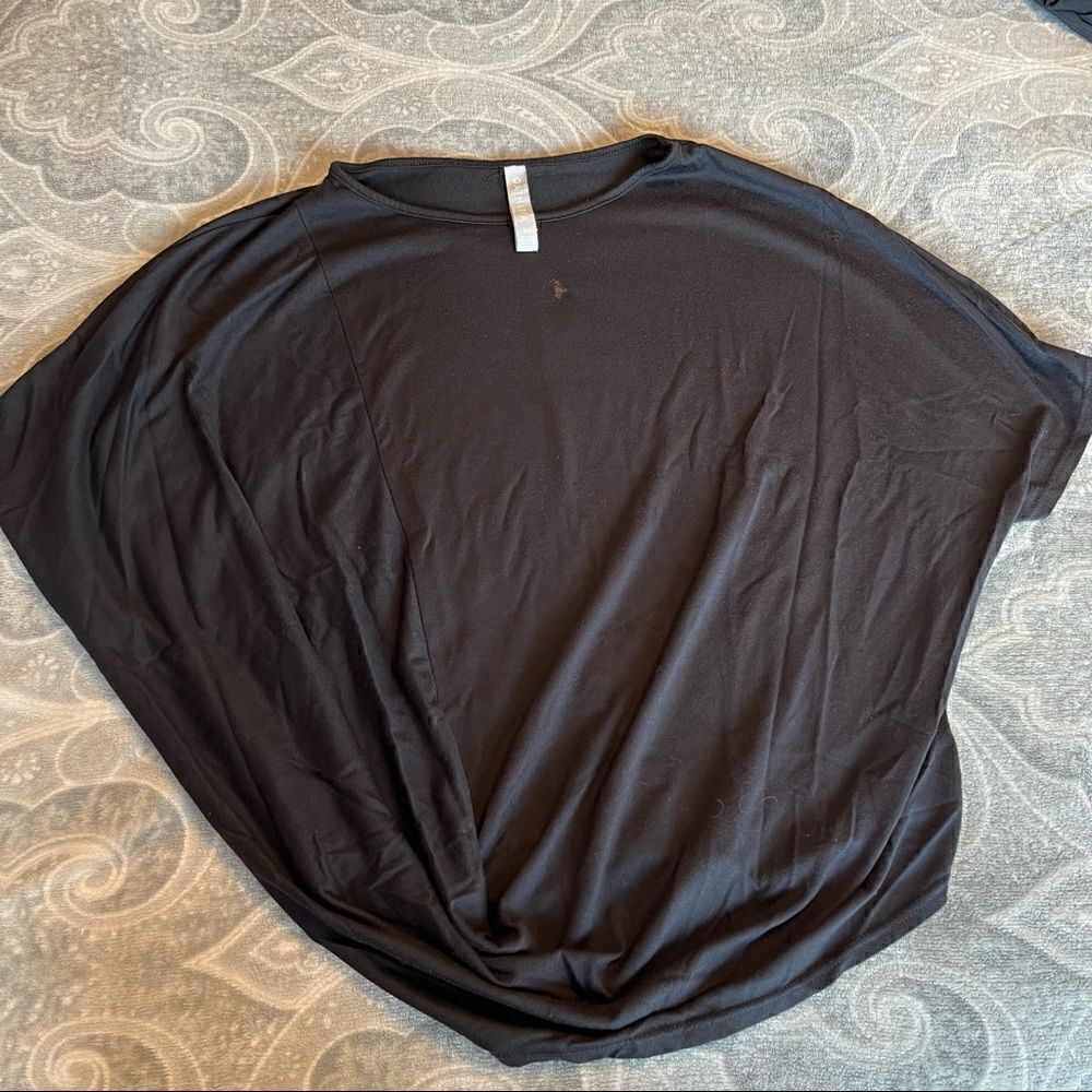 Athleta cropped flowy shirt 